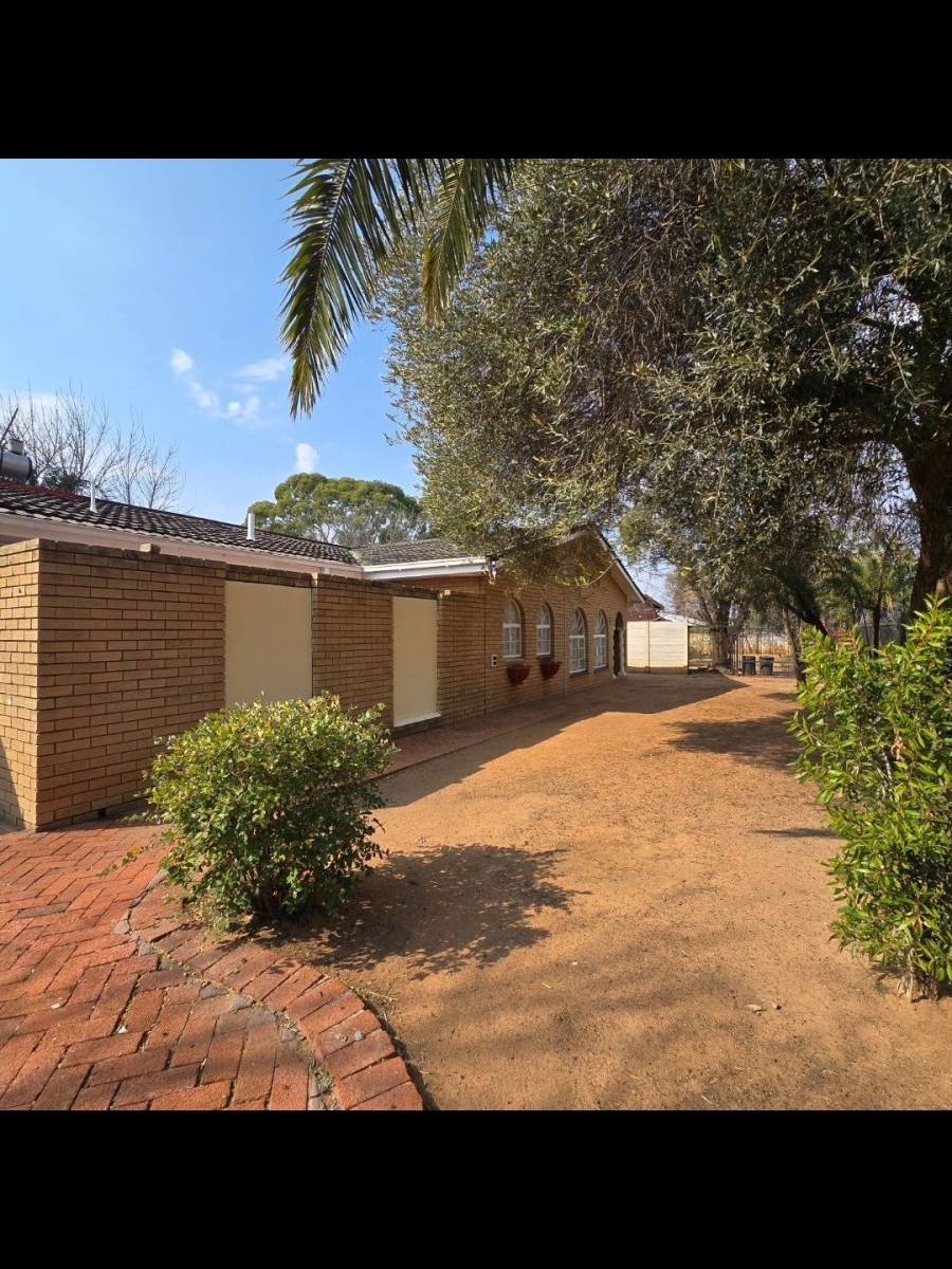 14 Bedroom Property for Sale in Brandwag Free State